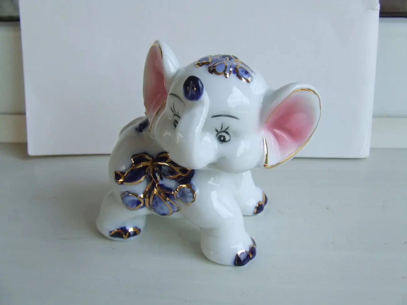Фарфор слоненок европа раз. 10 х 9 см. 2000 . гг.