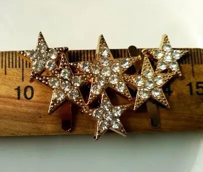 Брошка декоративное украшение 6 звезд камни стразы 6