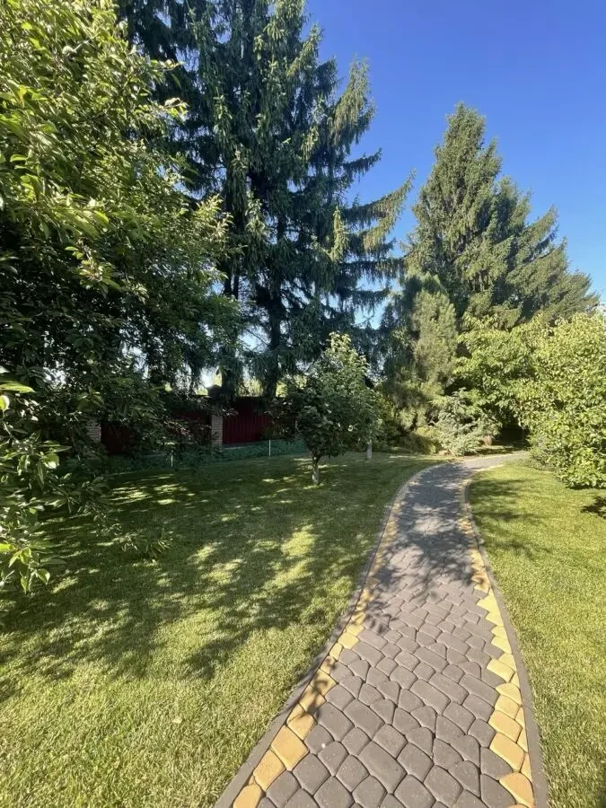 Продаж будинку в класичному стилі 9