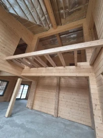 Продаж елітної резиденції з великою земельною ділянкою 0,57га