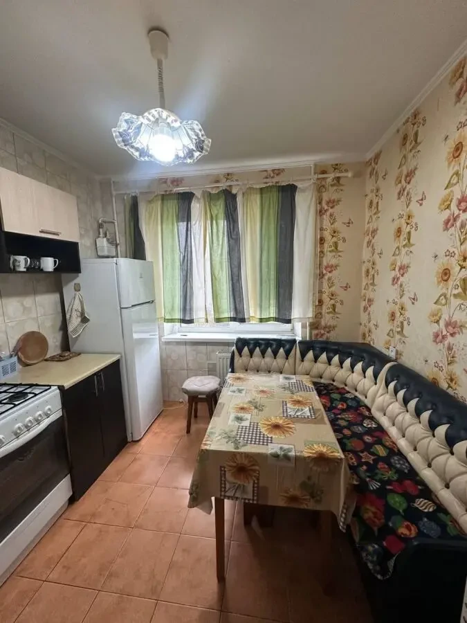 Продам 2к квартиру  вул. Гідропаркова,1 Житловий стан 9