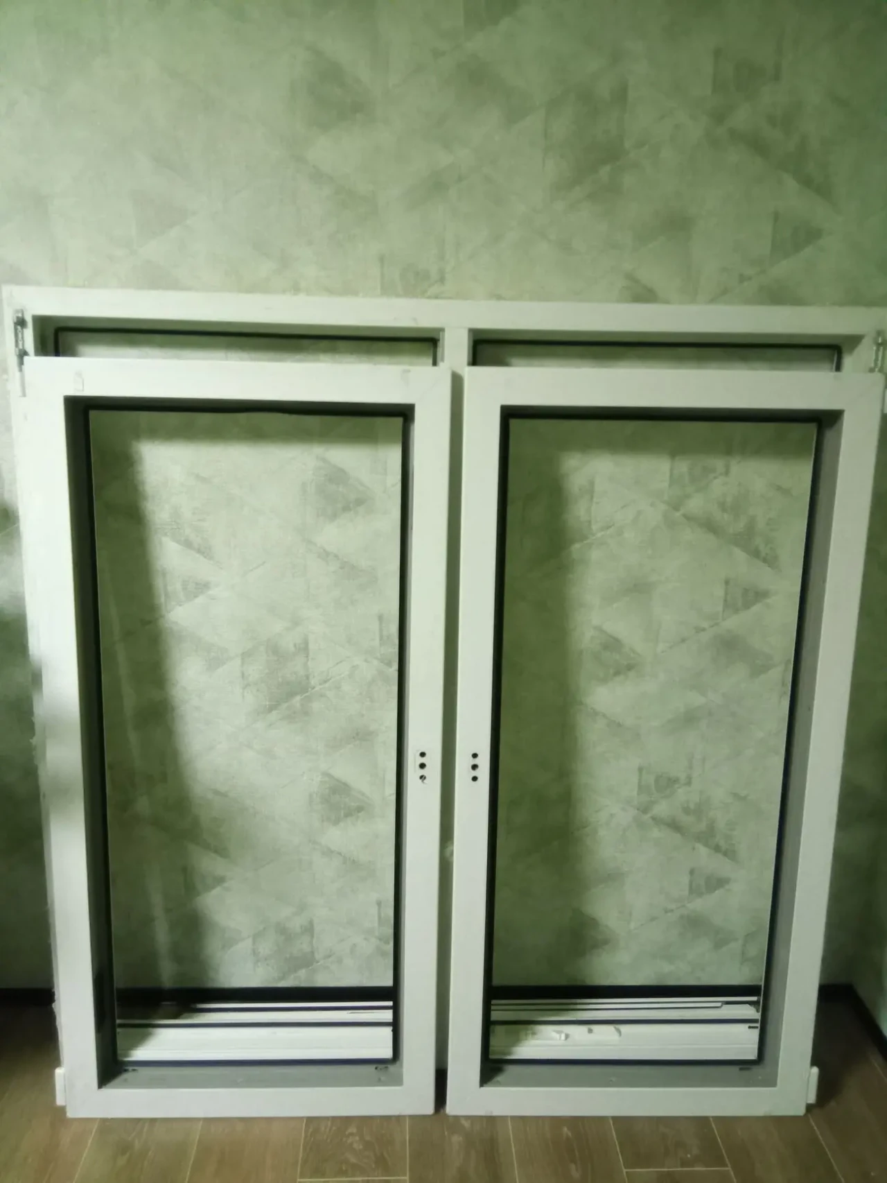 Продам віконні рами в м. Києві