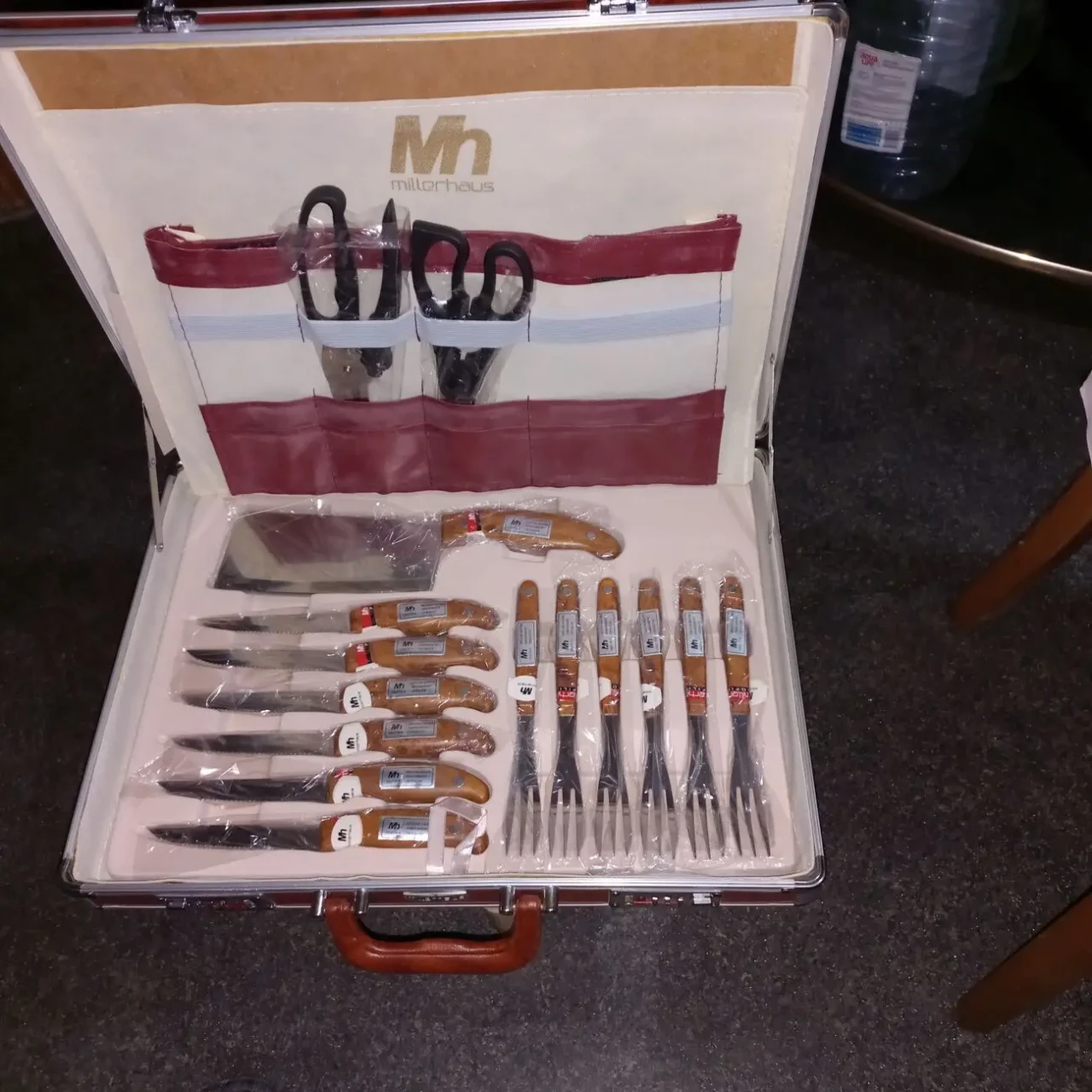 Набор ножей Millerhaus в дипломате 2