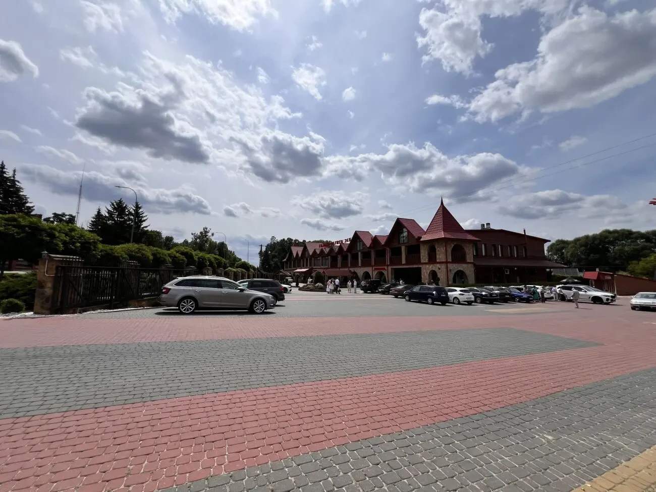 Доходний гастрономічно-готельний у Польщі 6