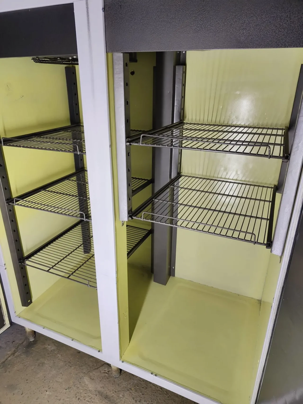 Холодильна глуха шафа Polair Cm110-s, холодильна дводверна шафа 4