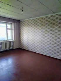 Продається 2-кімнатна квартира в смт Гребінки