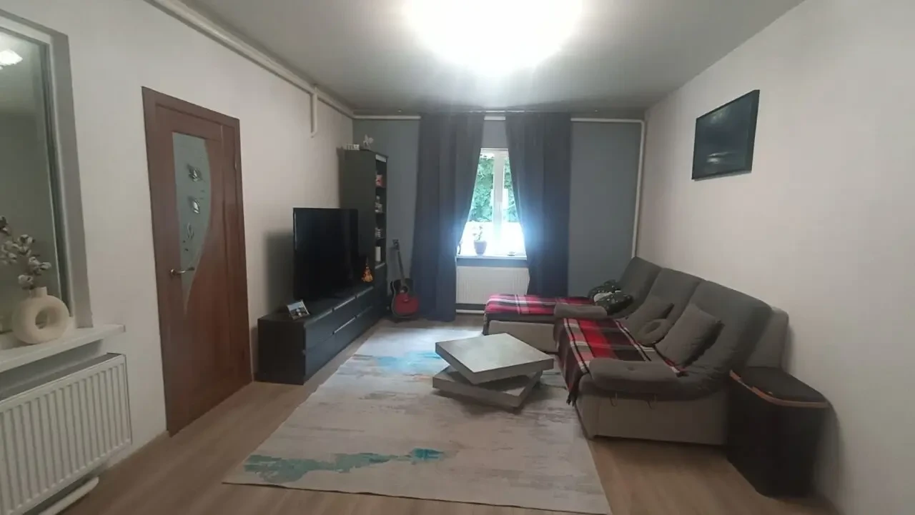 Продається мебльований будинок з ремонтом м. Малин, центр 8