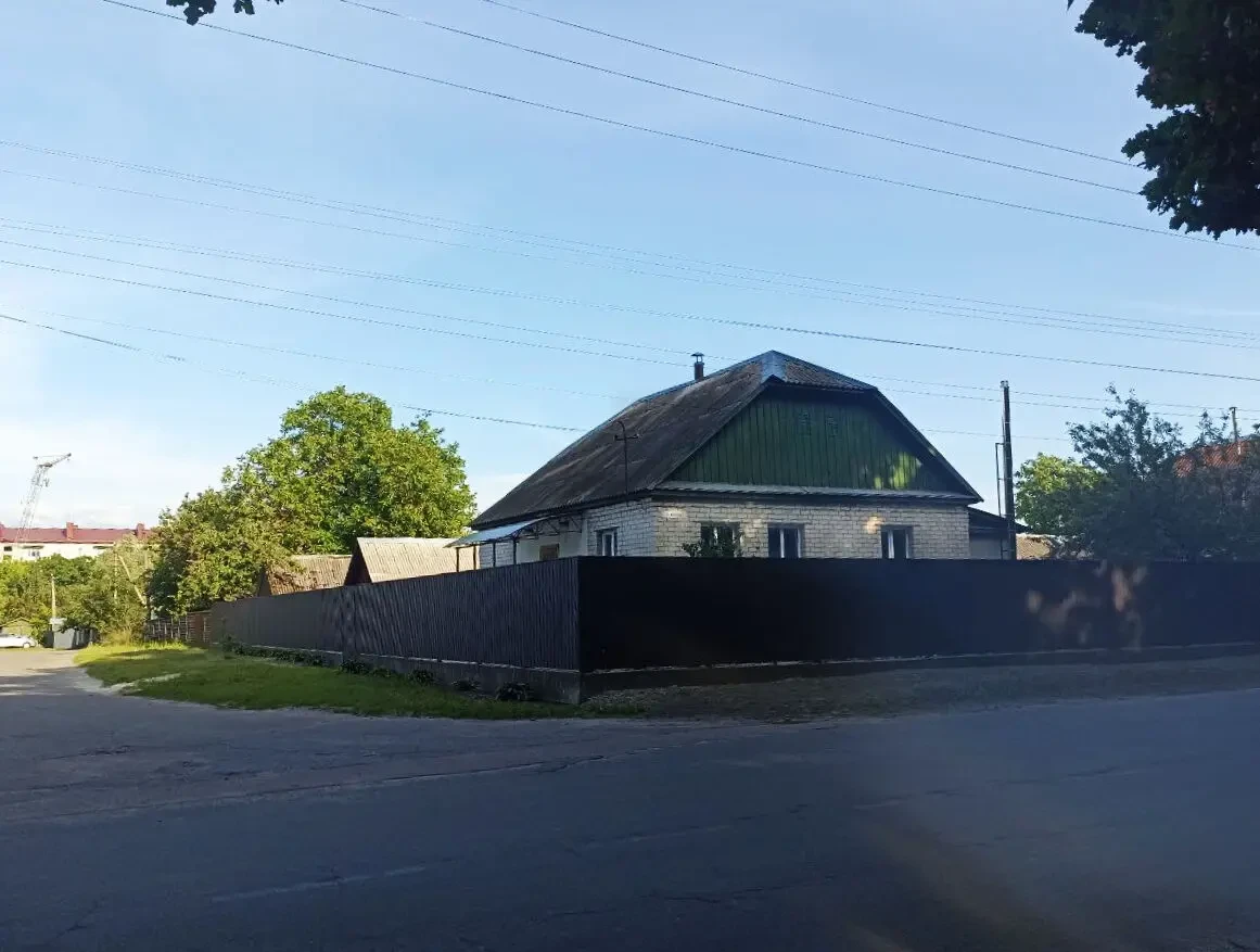 Продається мебльований будинок з ремонтом м. Малин, центр