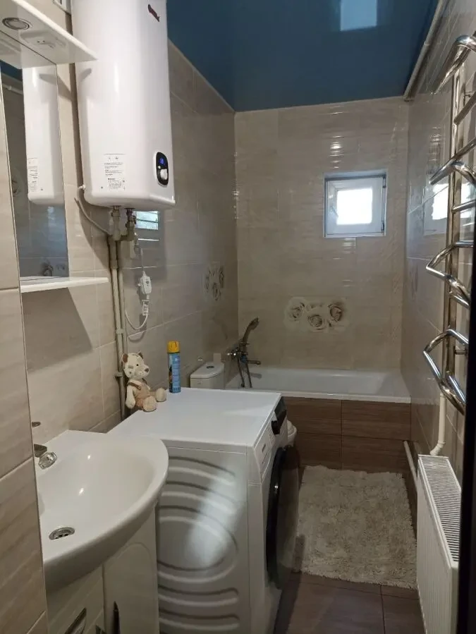 Продається мебльований будинок з ремонтом м. Малин, центр 6