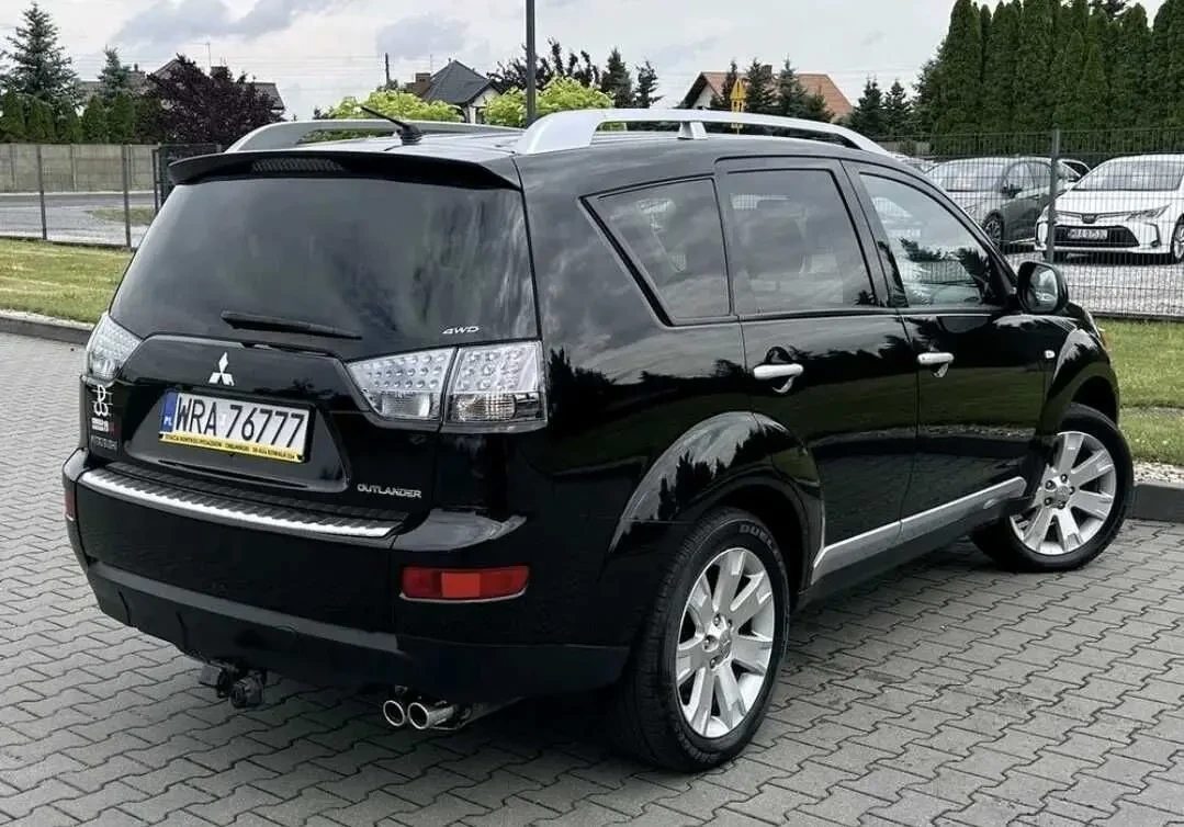 Mitsubishi Outlander 4