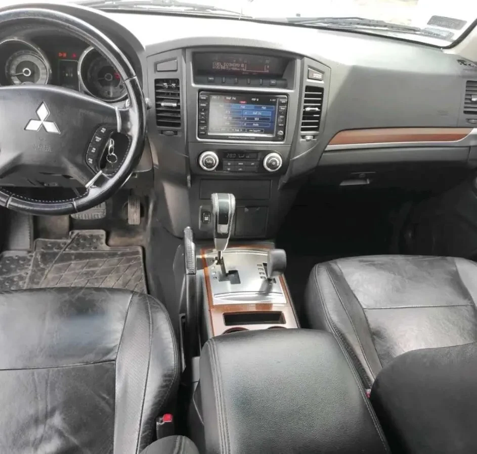 Mitsubishi Pajero 9