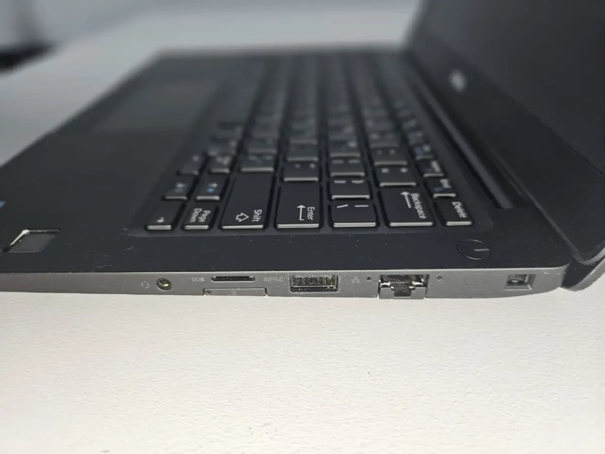 Ноутбук DELL Latitude E7270 3