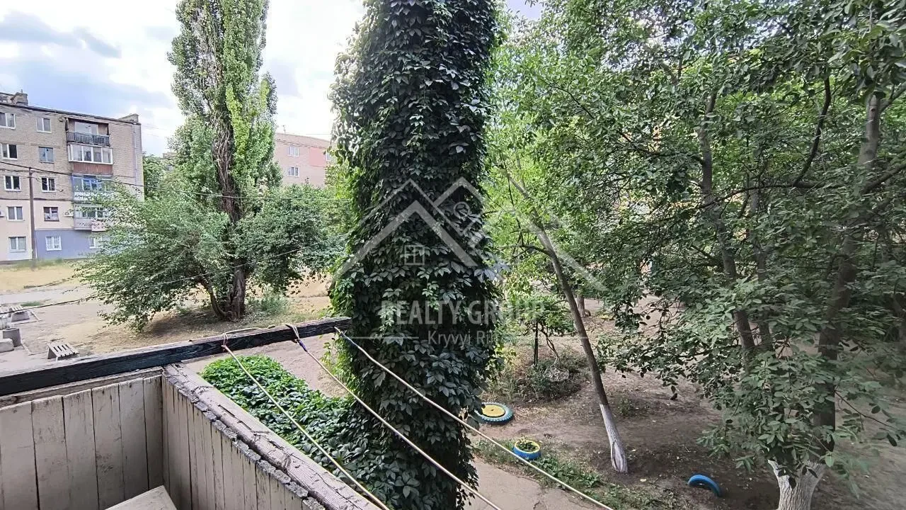 продаж 2к квартири на Сухій Балці 9