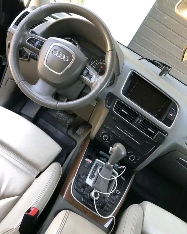 Audi Q5 2.0 TDI 9