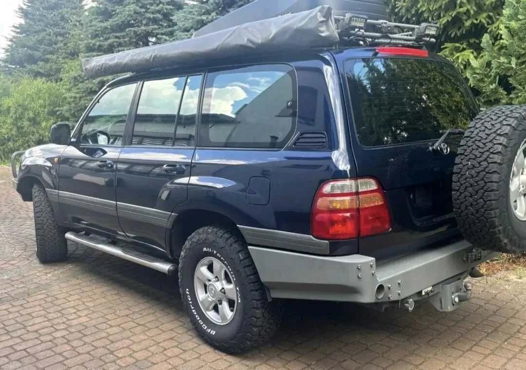 Toyota Land Cruiser 4