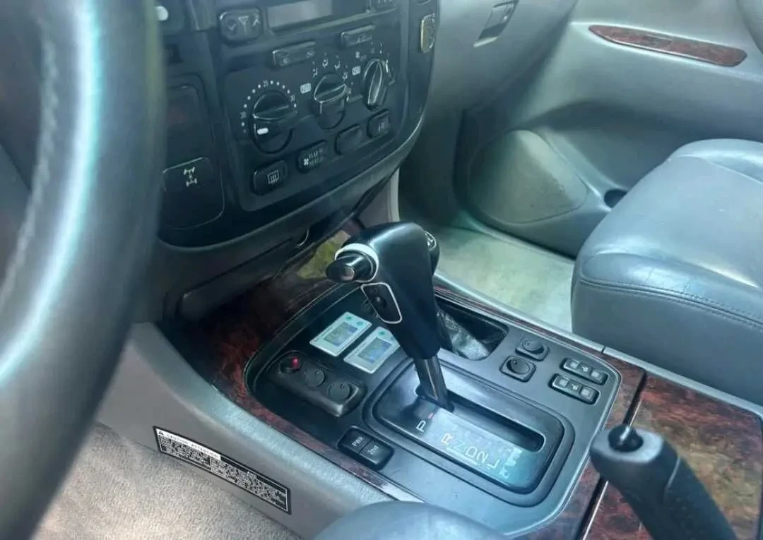 Toyota Land Cruiser 6