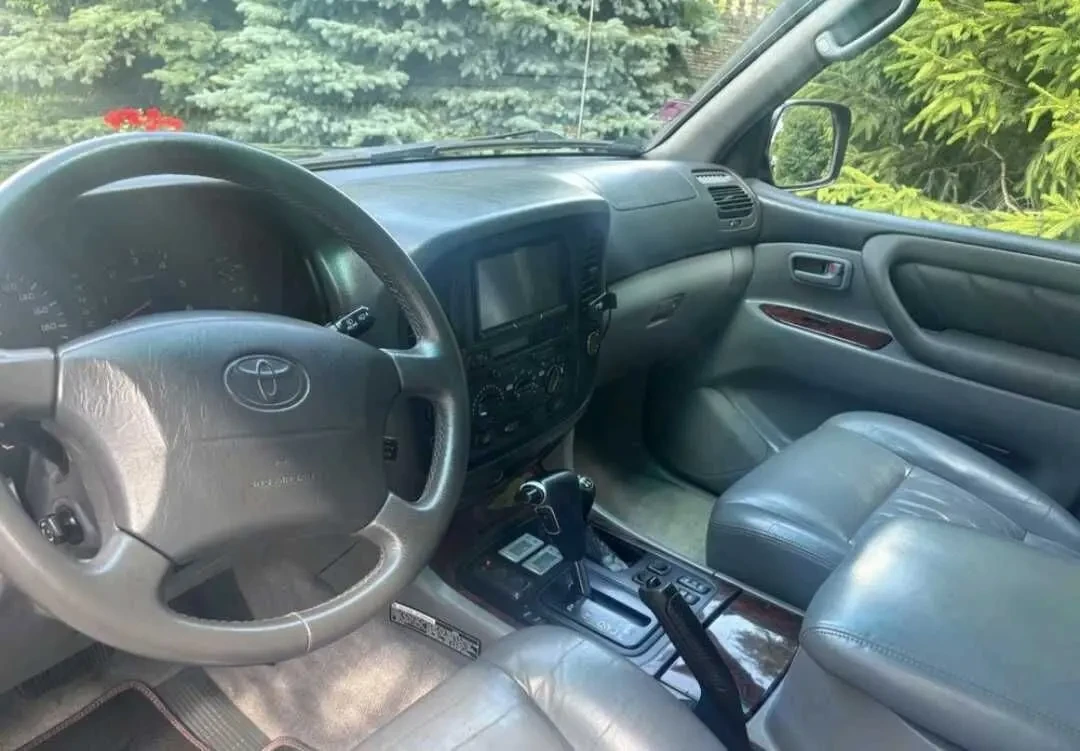 Toyota Land Cruiser 5