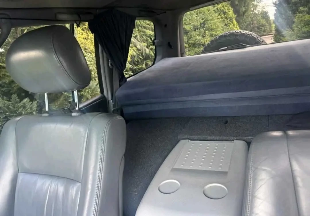 Toyota Land Cruiser 7