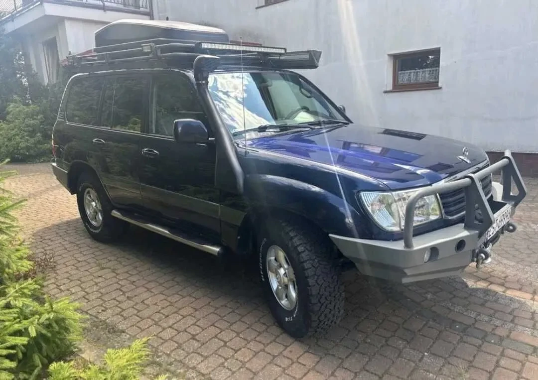 Toyota Land Cruiser 2