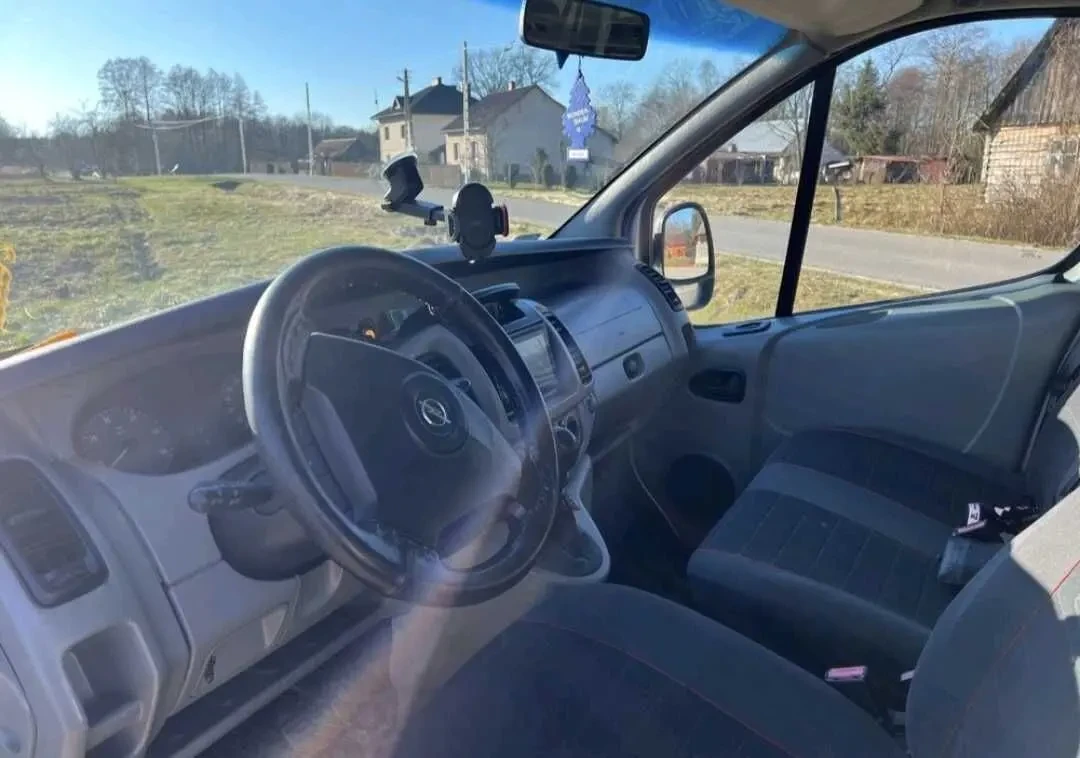 Бусик Opel Vivaro 9