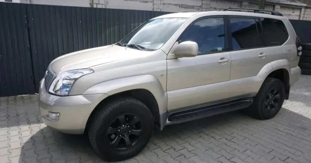 Toyota Land Cruiser 2