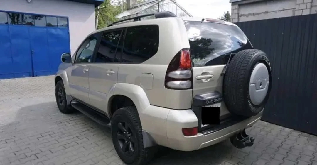 Toyota Land Cruiser 4