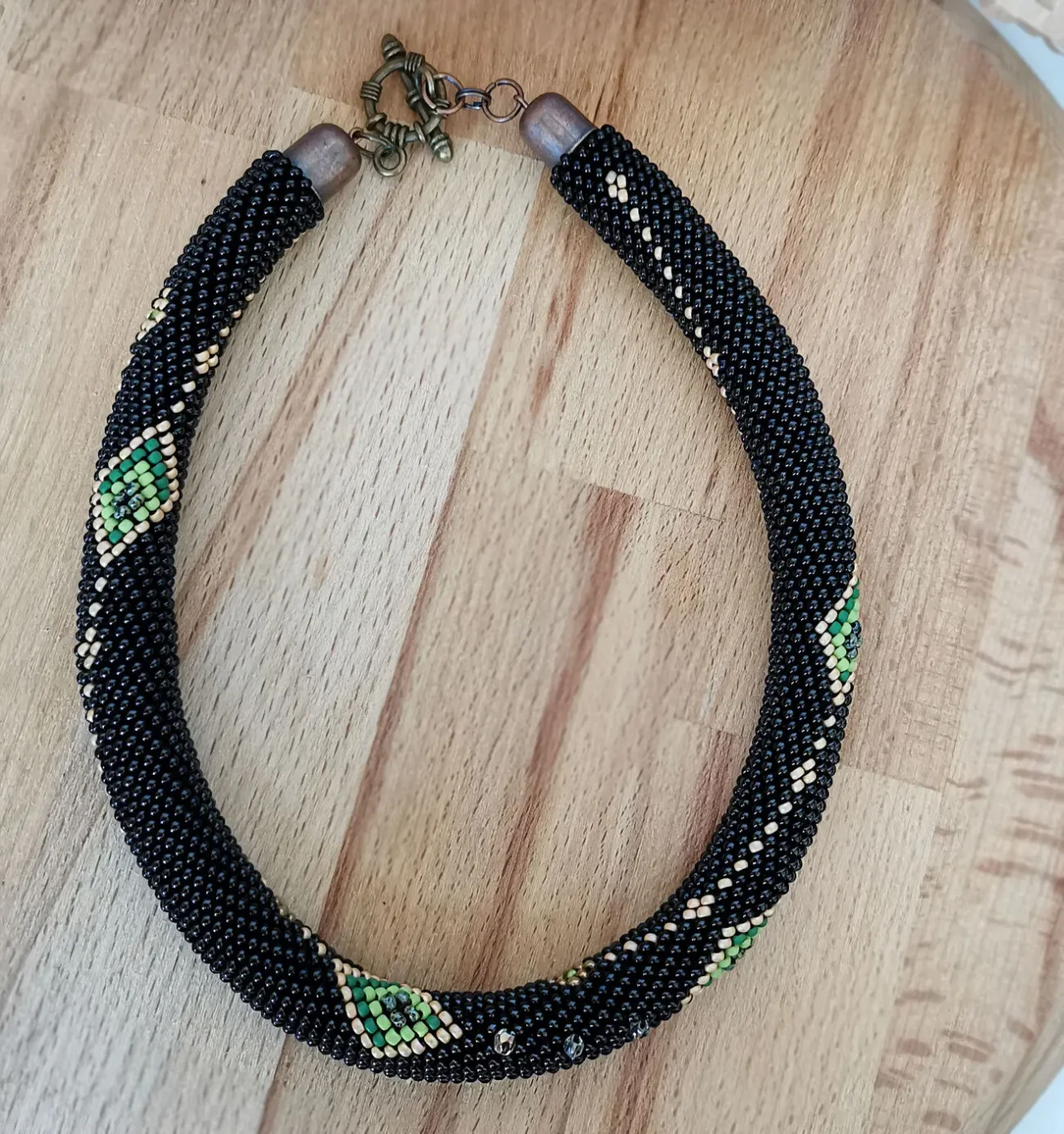 Прикраса із бісеру кольє-джгут Таємниця 5