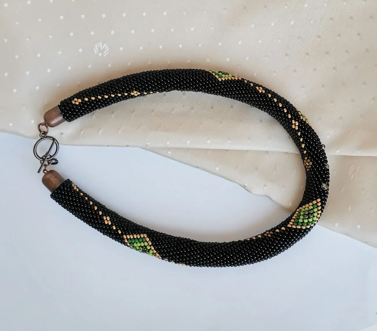 Прикраса із бісеру кольє-джгут Таємниця 3