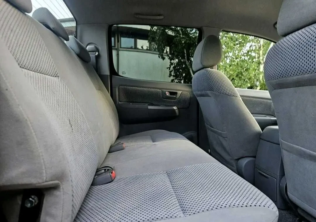 Пікап,  Toyota Hilux 3.0 D. 5