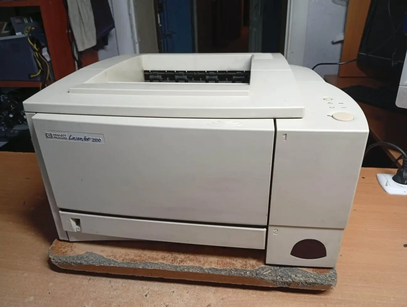 Лазерный принтер HP LaserJet 2100