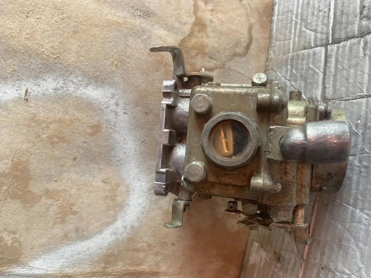 Карбюратор ГАЗ-52 для грузовика.