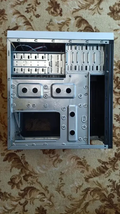 Продам  корпус от системного блока 2