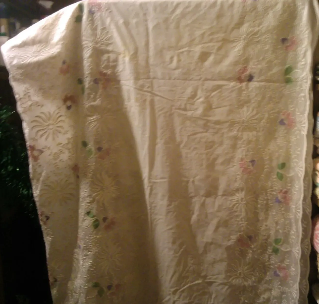 Скатерть красивая с рисунком, новая, большая