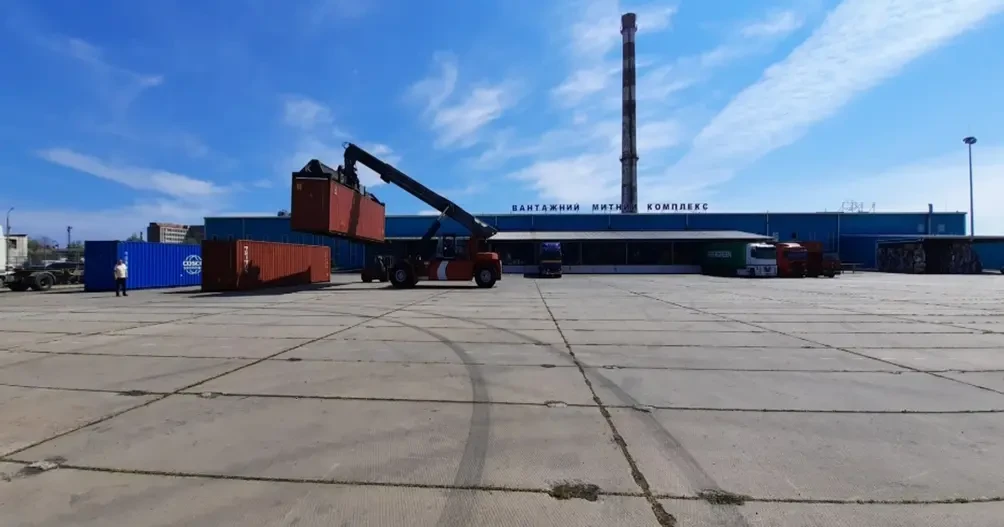 Здається в оренду відкритий майданчик м. Чорноморськ