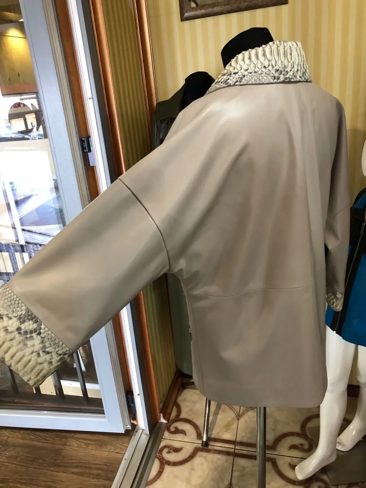 Піджак шкіряний,натуральна шкіра пітону 9