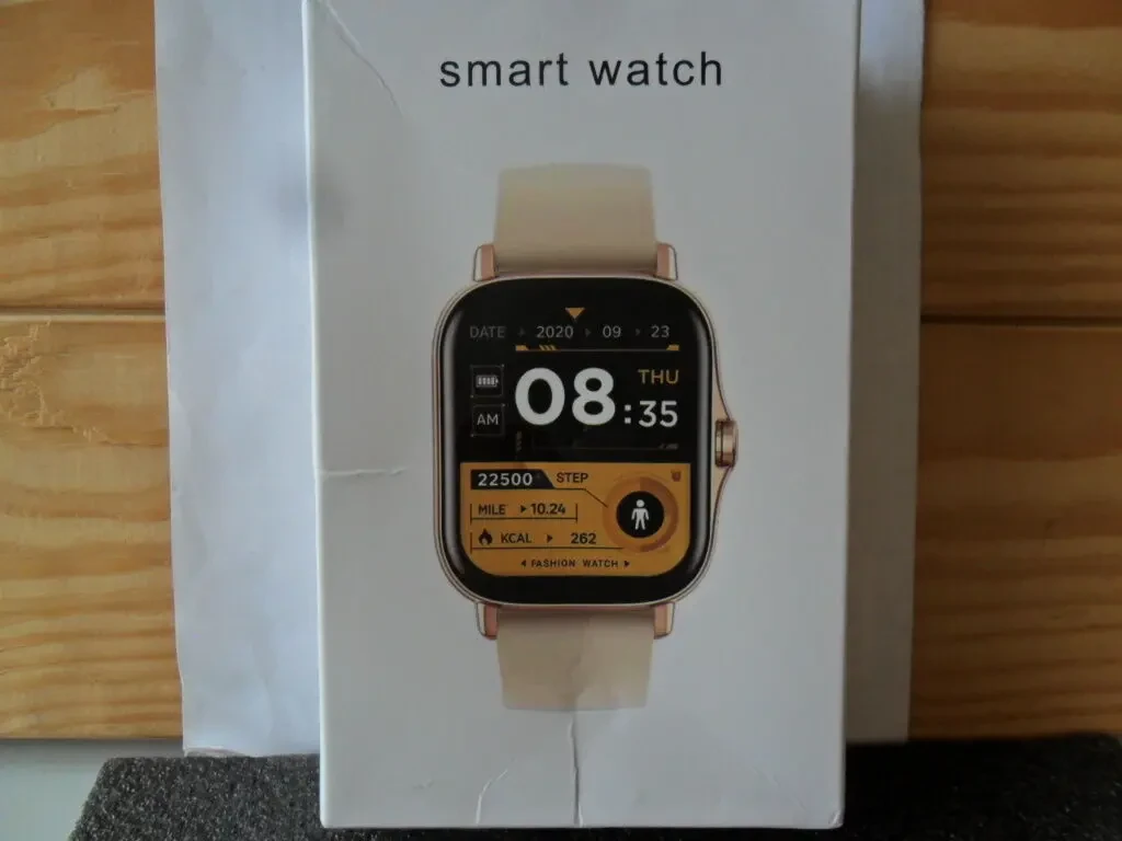 Смарт-часы с разными циферблатами. 6