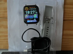 Смарт-часы с разными циферблатами.