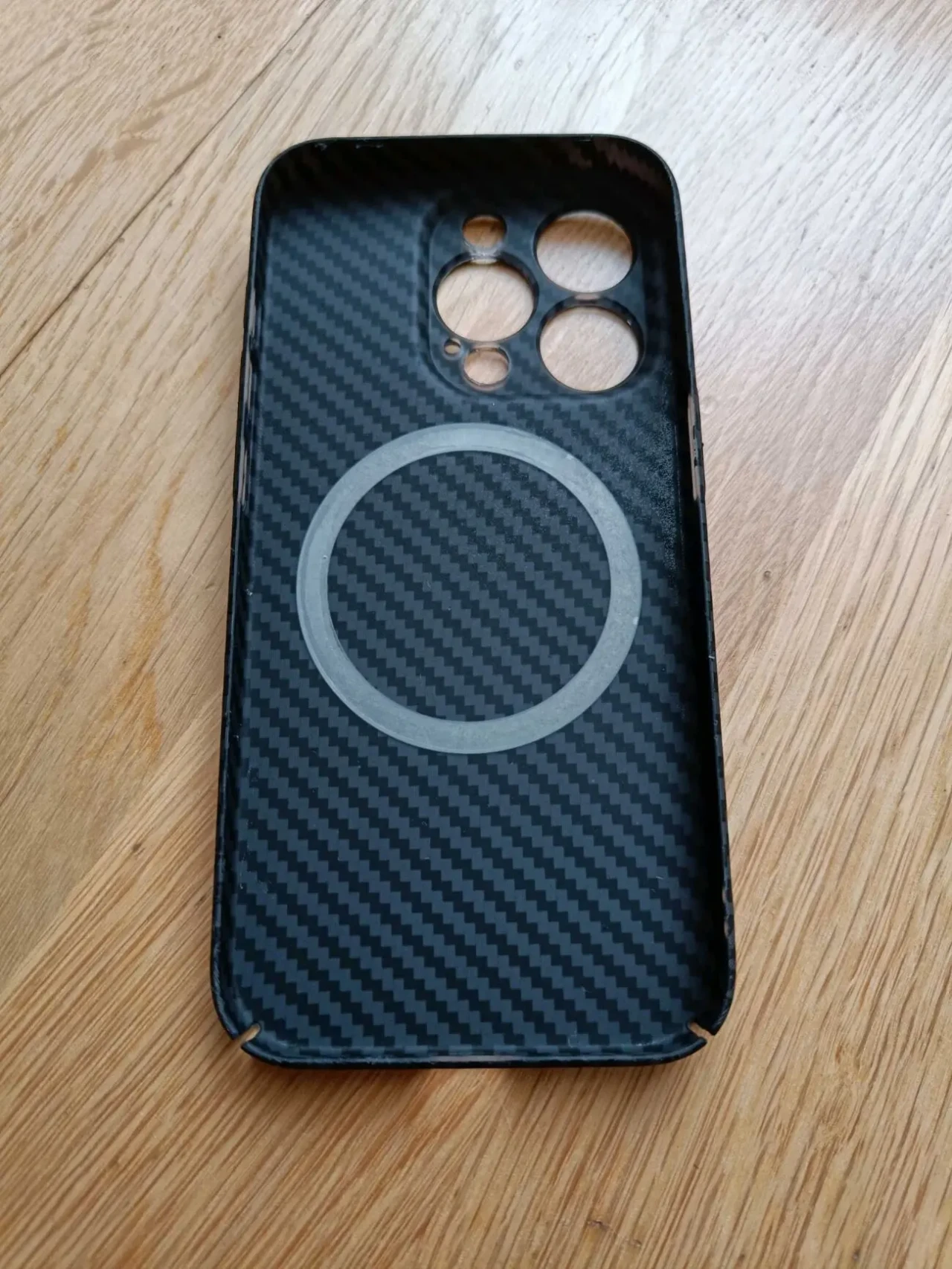 Чехол Carbon Iphone 15 pro 2