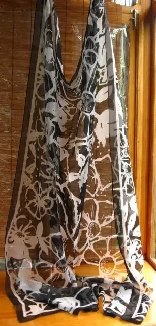 Парео черное белое контуры цветы легкое прозрачное. торг 5