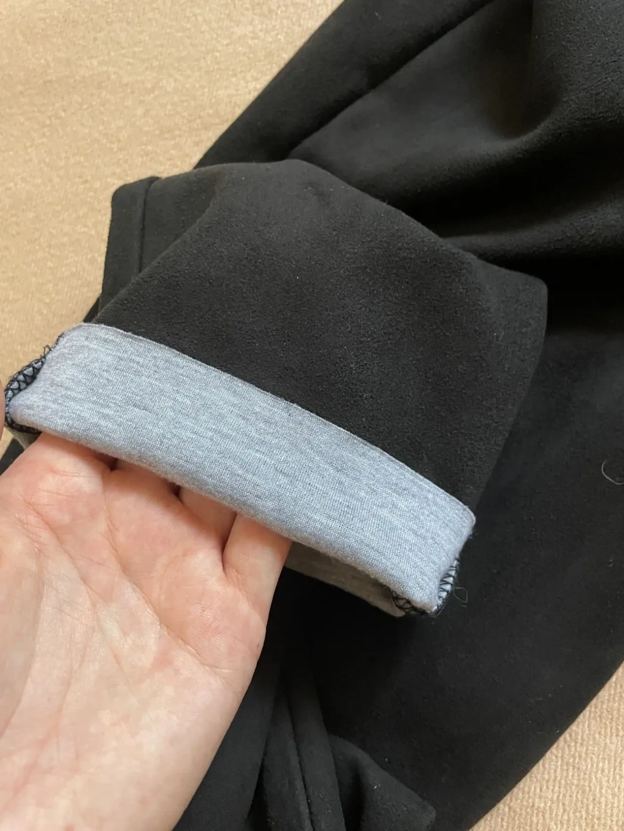 Костюм женский черный замшевый 6