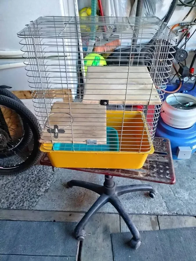 Продам велику клітку для тваринок 3