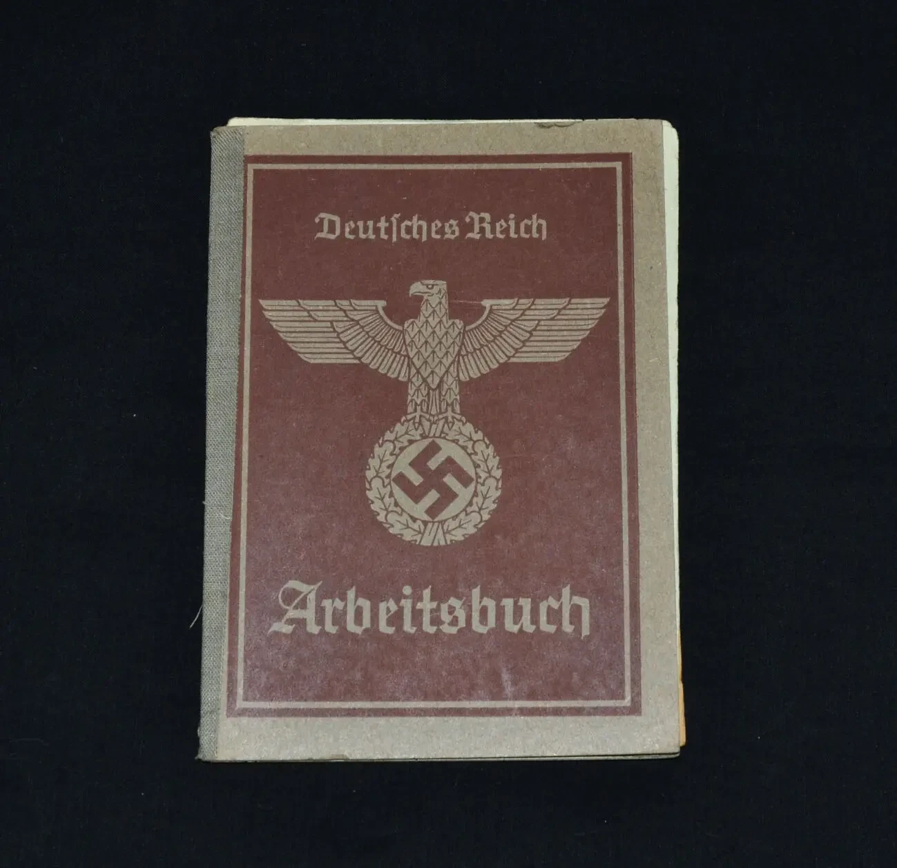 Arbeitsbuch (трудовая книжка) Выдачей трудовых книжек занимались ведо