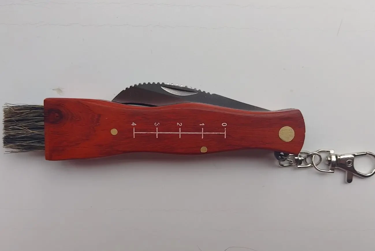 Ніж секатор розкладний з пензликом і карабіном. 3