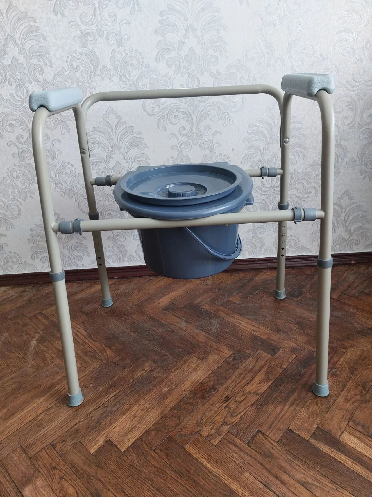 Стул туалетный