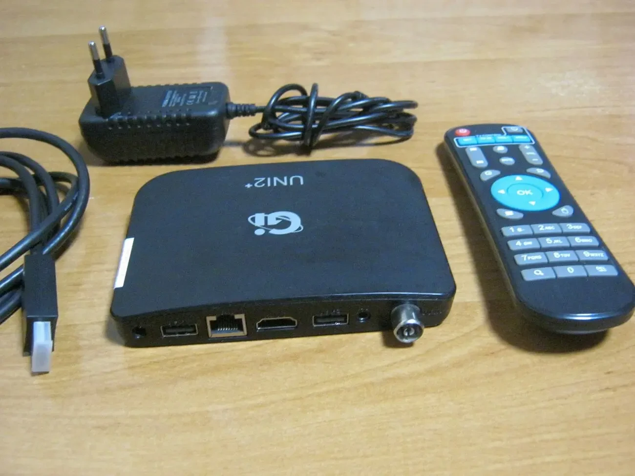 Смарт приставка Gi Uni 2Plus с Т2 тюнером (Все нужное уже установлено) 3