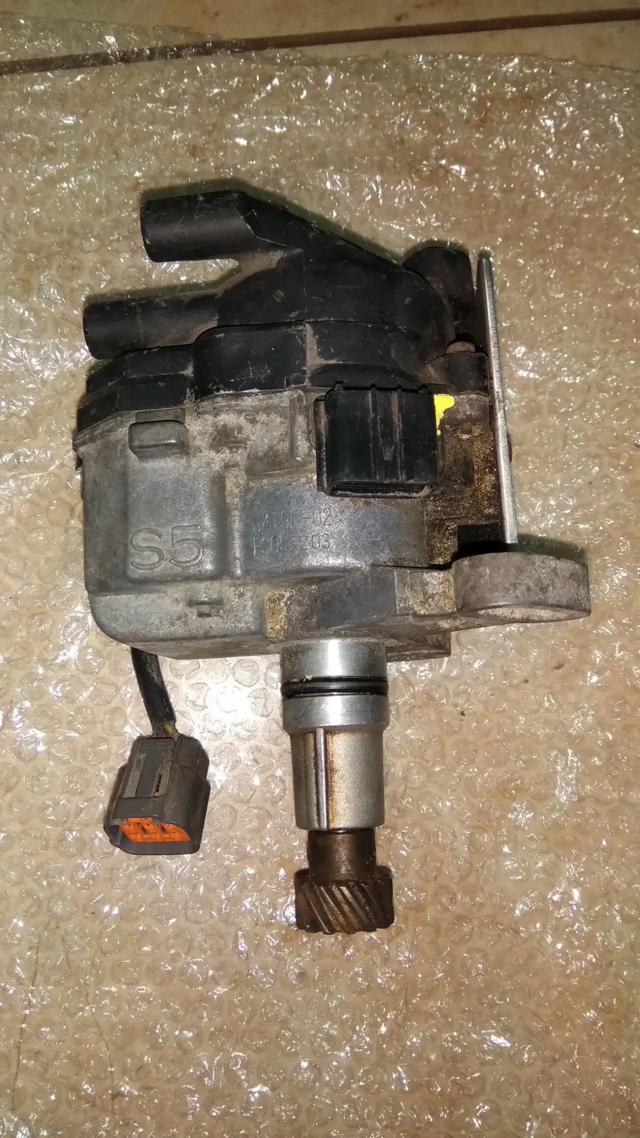 Трамблёр S5 ( D4T90-02 / FS05XXXX ) для Mazda 626 GE 2.0i, 1993-96 г