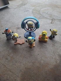 Кіндер іграшки