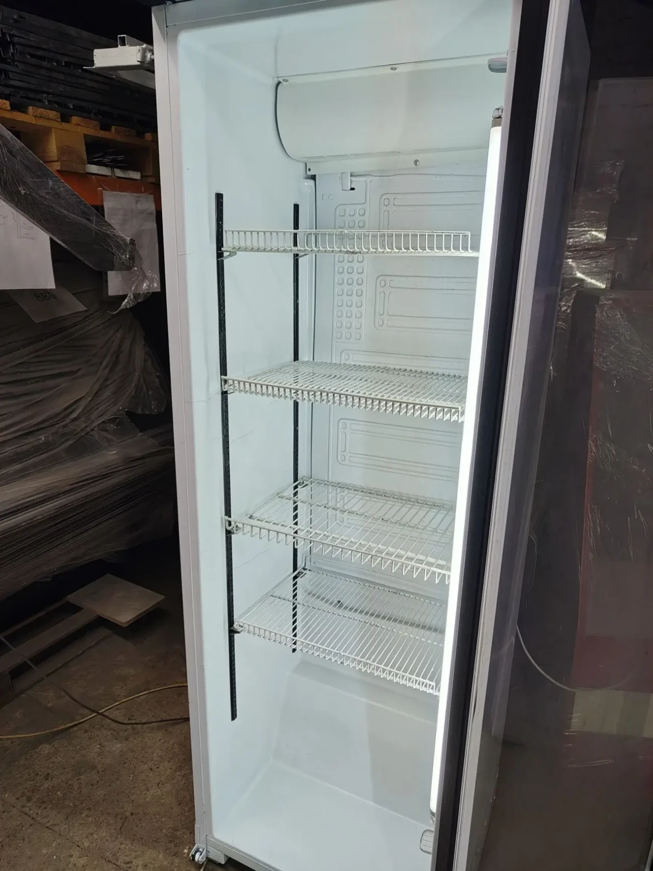 Холодильник для напоїв, холодильний шкаф бу, вітрина холодильна бу 6