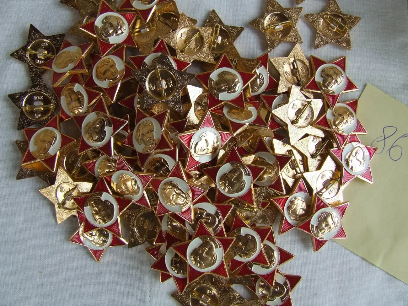 Значки ссср Октябренок с коробкой родной 86 штук 1989 года. 2