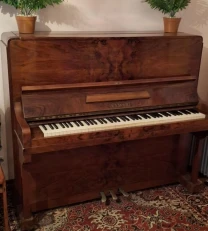 Продам піаніно чеського виробництва